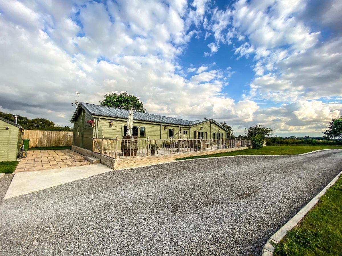 Beautiful 3-Bed Luxury Private Lodge In York Exterior photo